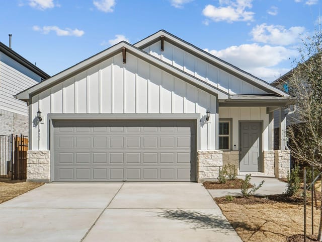 437 Bristlecone Bnd