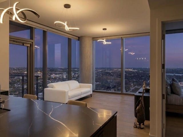 44 East Ave Unit #2907