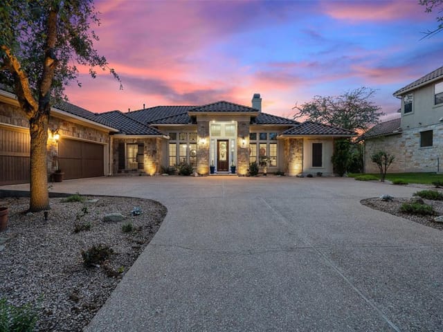 4400 Bat Falcon Dr