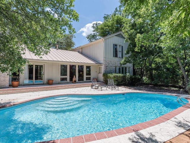 4400 Cat Mountain Dr