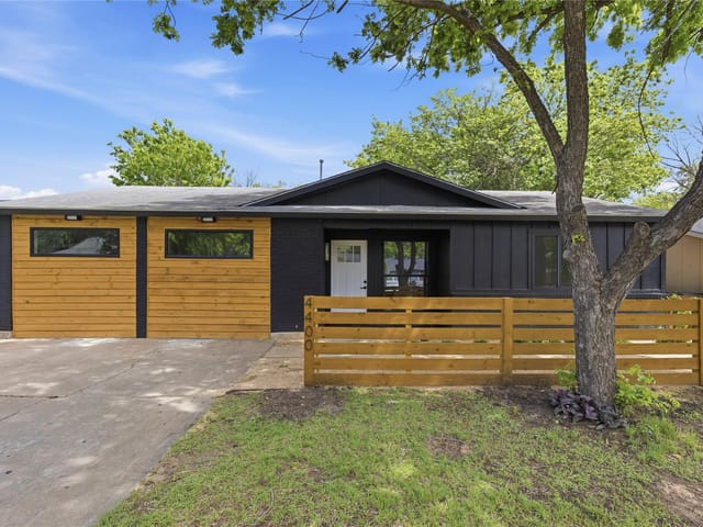 4400 Dovehill Dr