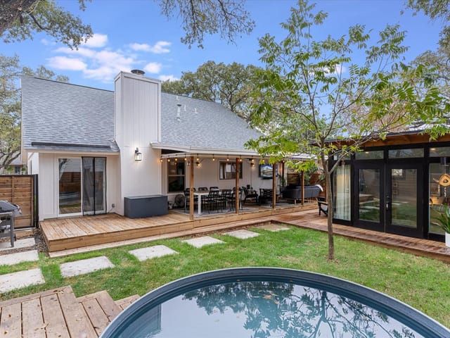 4400 Sarasota Dr