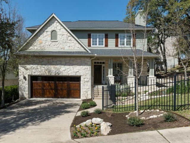 4400 SMALL Dr