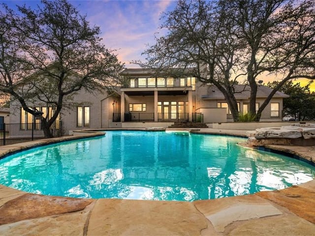 4401 Hennig DR