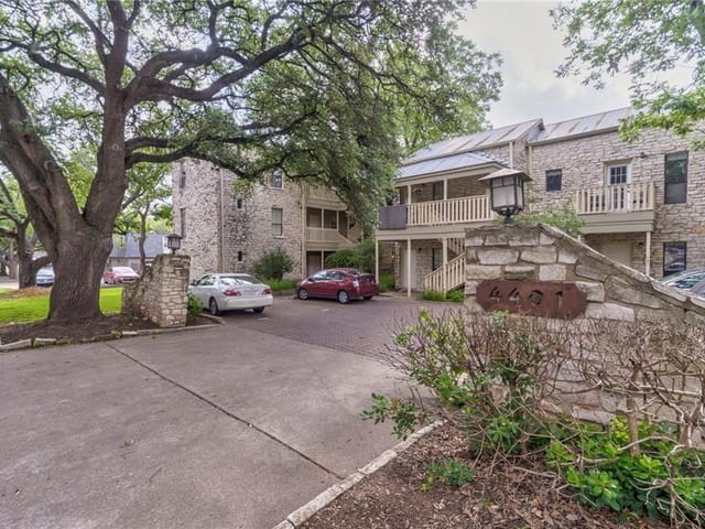 4401 Speedway Unit #204