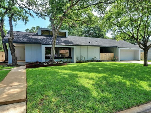 4402 Balcones Woods DR