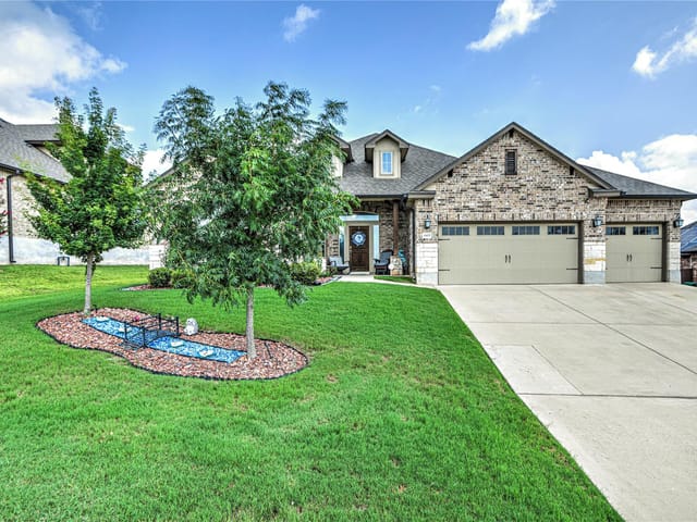 4402 Guildford Dr