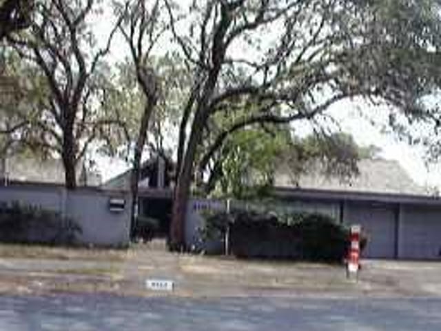 4403 DEEPWOODS DR