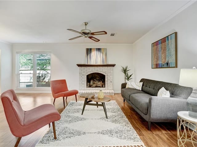 4404 Balcones Woods Dr