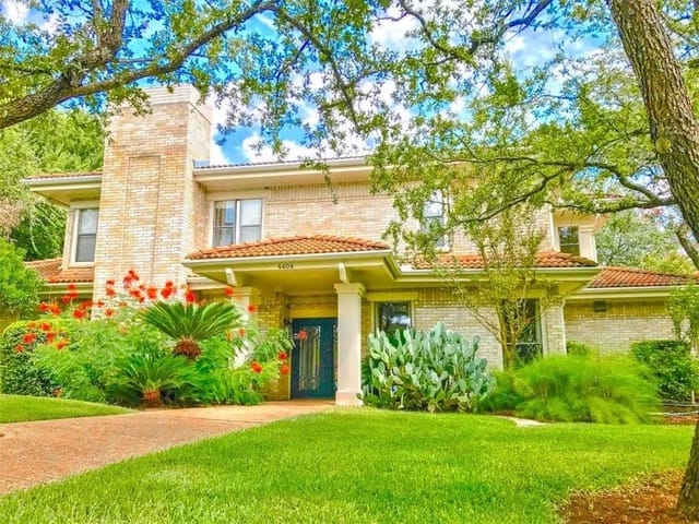 4404 Cat Mountain Dr