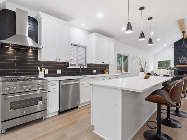4404 Eskew Dr