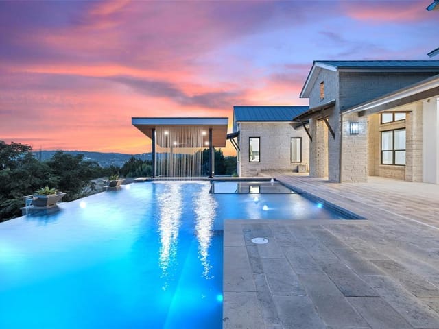 4404 Hennig DR