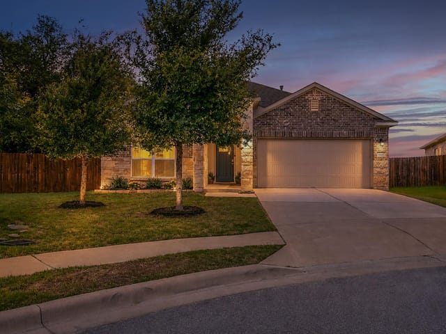 4404 Lobo Landing LN