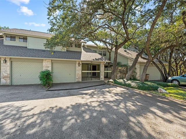 4404 Travis Country B3 CIR