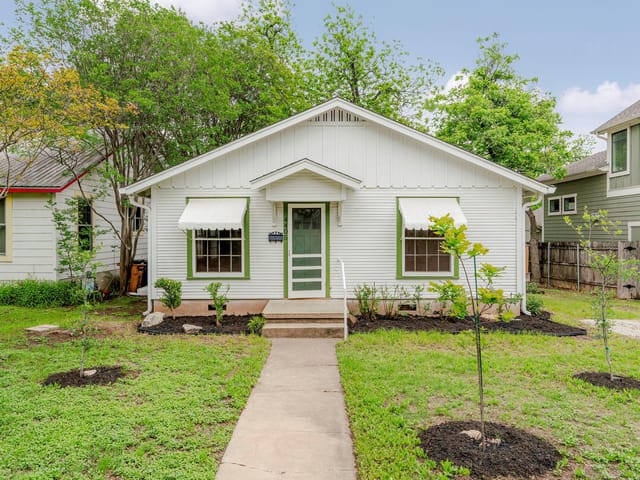 4405 Bellvue Ave
