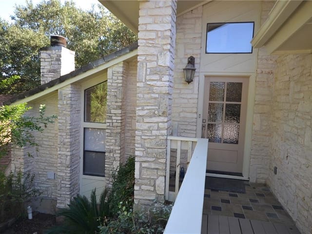 4405 Jessamine Holw