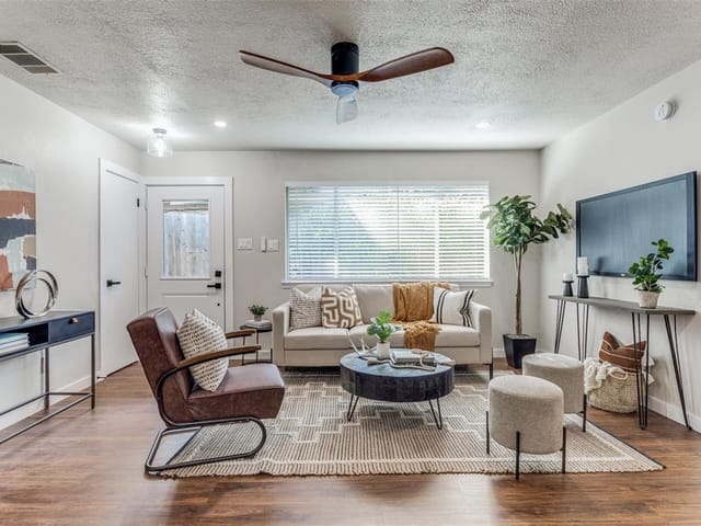 4405 PAMONA Dr Unit #B