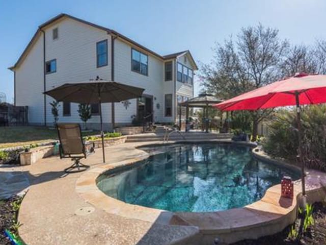 4405 Woodstock DR