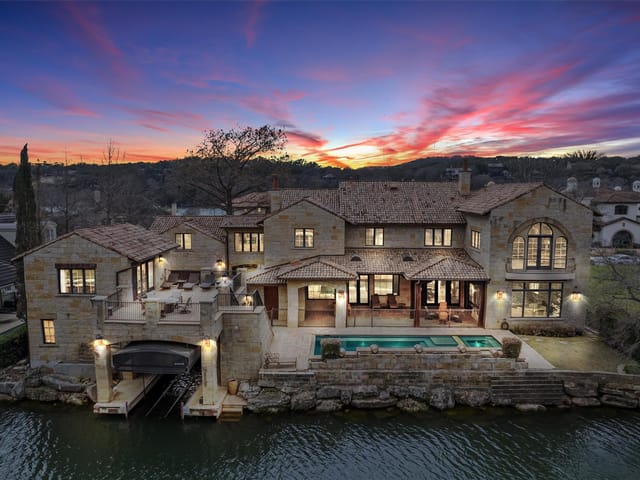 4407 Island Cv