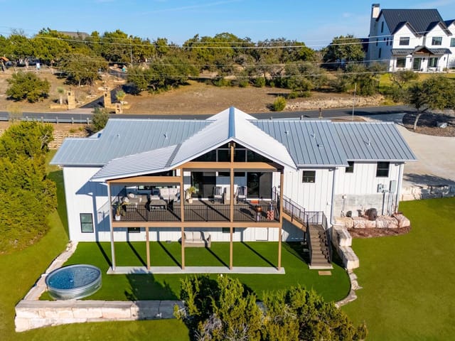 4408 Hennig Dr