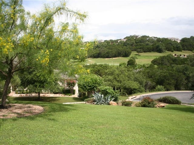 4410 Canoas Dr