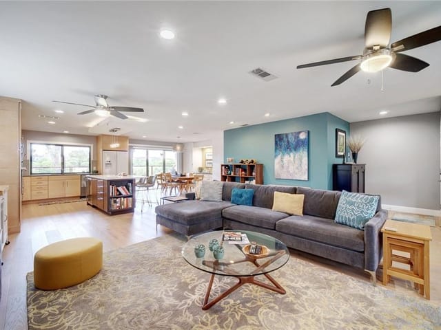 4411 Bilboa Dr
