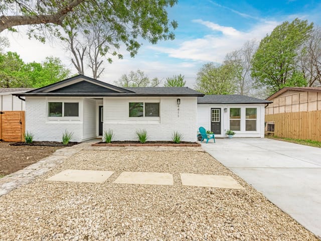 4411 Dovewood Dr