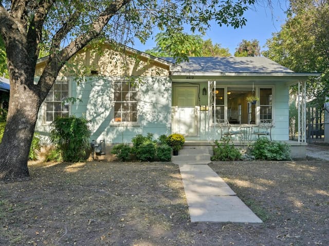 4412 Bellvue Ave