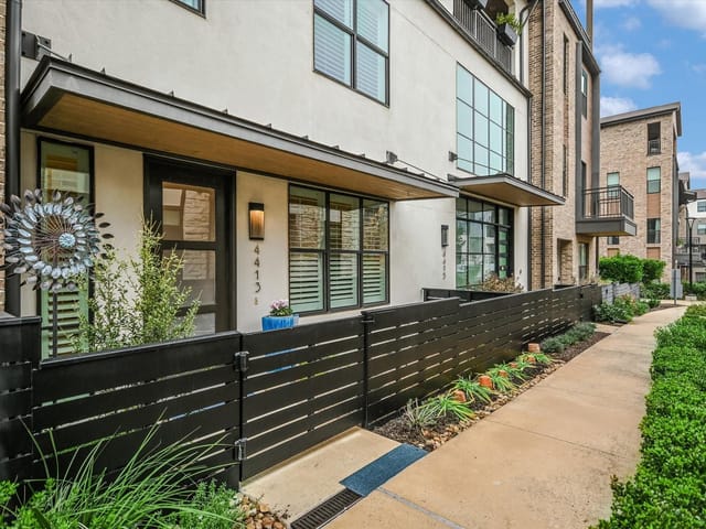 4413 Authentic Dr