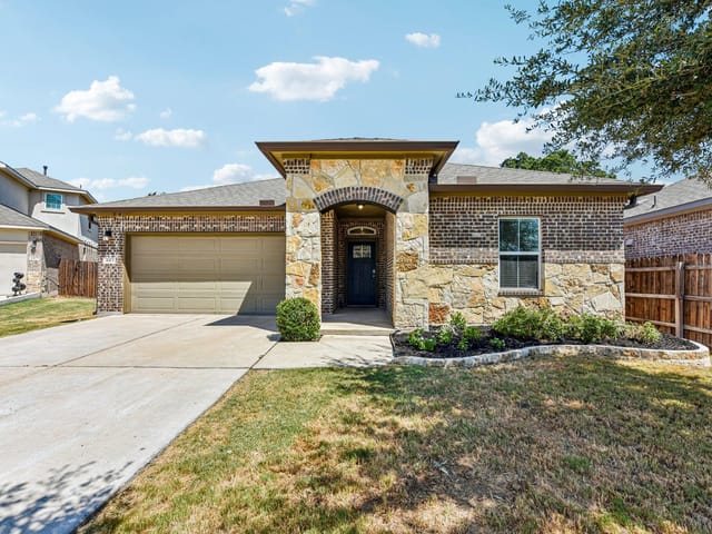 4413 Lobo Landing LN