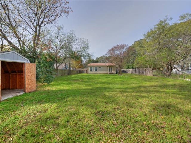 4413 Merle Dr