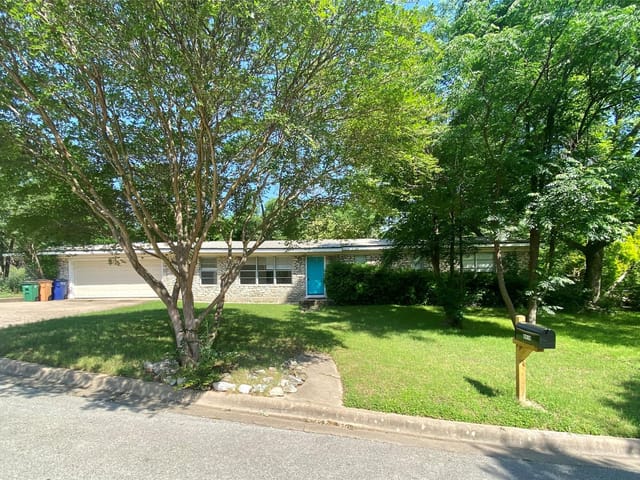 4414 Dudley DR