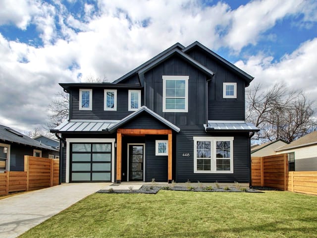4418 Bellvue Ave