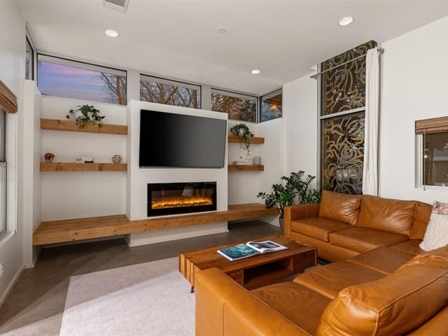4418 Hank Ave Unit #1