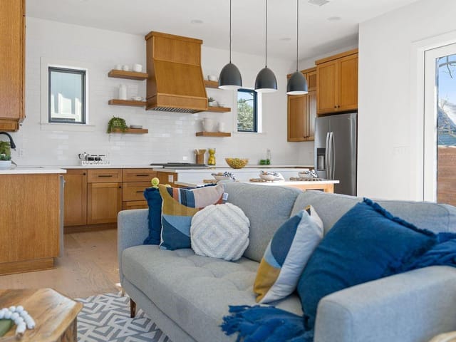 4418 Red River St Unit #2