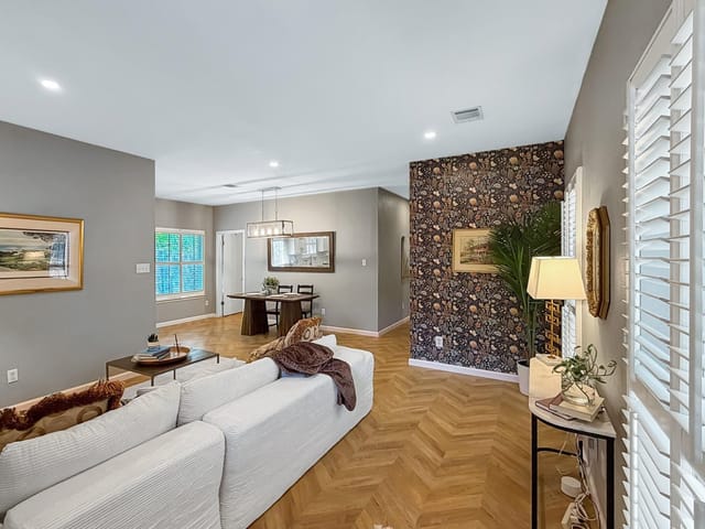 4419 QUICKSILVER BLVD