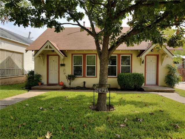 4421 Bellvue Ave