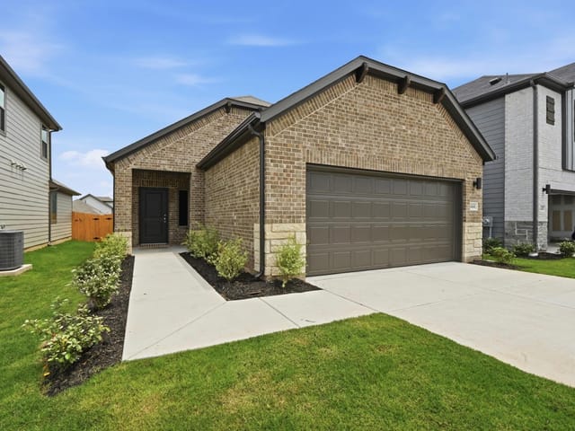 444 Lucky Ave