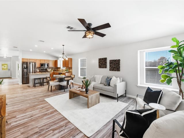 446 Paddington Dr
