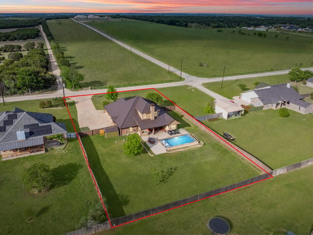 4467 W Amity Rd