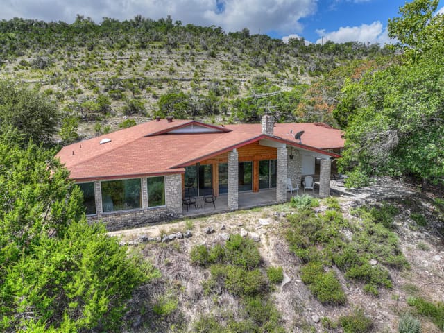 447 MADRONA DR