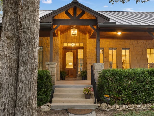 447 Miss Donna LN