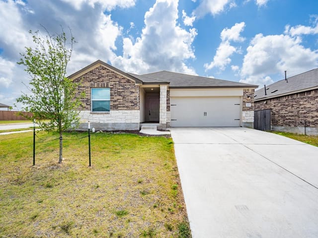 448 Sebring CIR