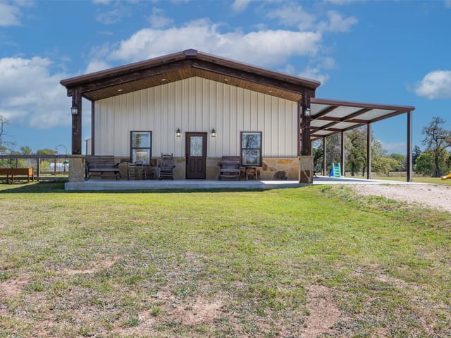 4500 Gibbs LN