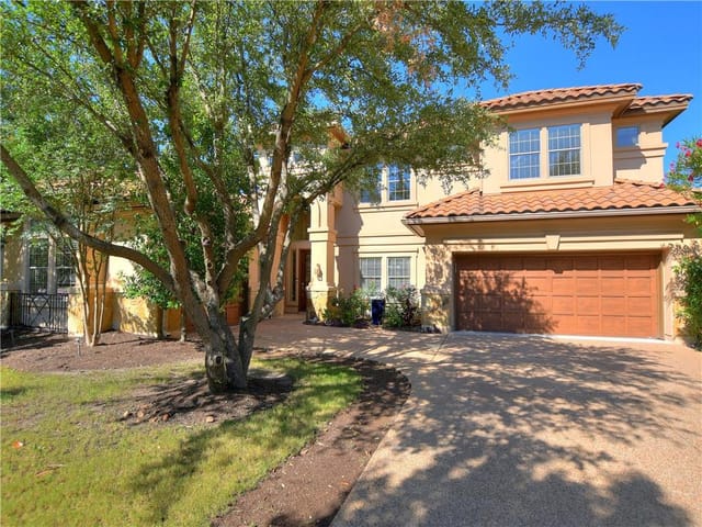 4501 Bat Falcon DR