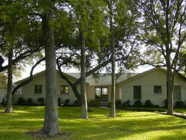 4501 Deepwoods Dr
