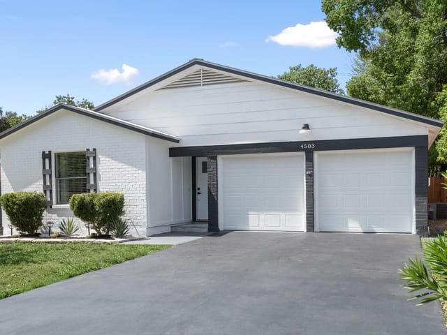 4503 Leatherleaf Trl