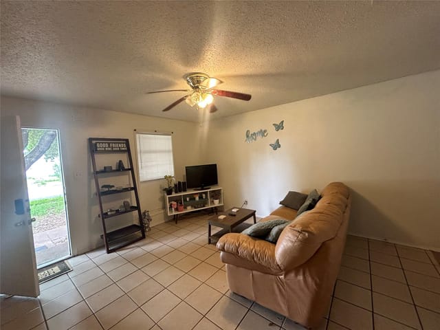 4504 Dovehill Dr