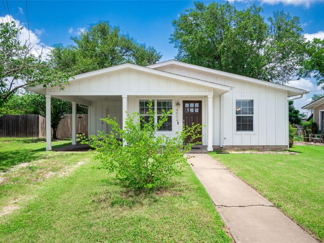 4504 Kitty Ave