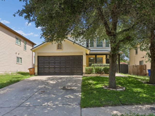 4504 Lyra CIR